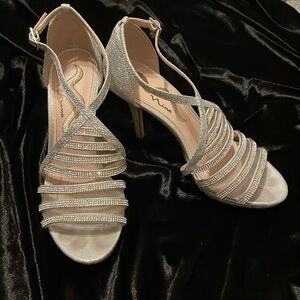 Nina Romolo Silver Sparkly Wedding Party Open Toe Stiletto 3 1/2” Heel Size 7.5M